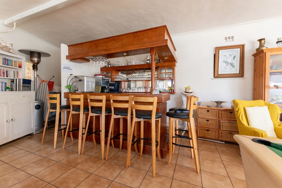 8 Bedroom Property for Sale in Country Club Western Cape
